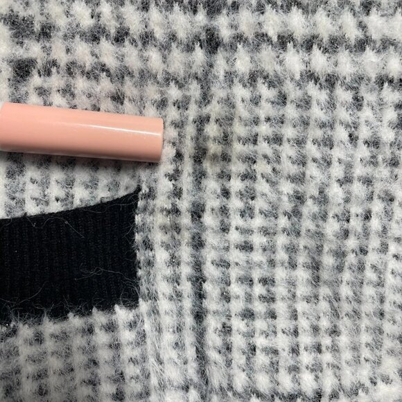 Chico's Womens Black Gray Fringe Hem Plaid Relaxed Cape Sweater Size L/XL - Picture 9 of 11